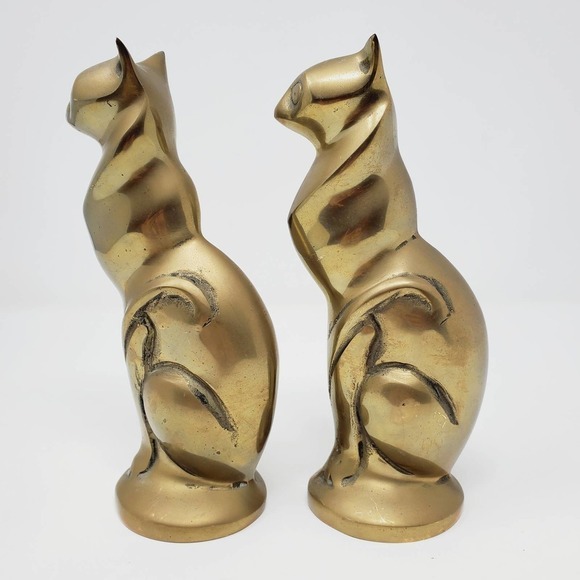 Mid-Century Brass Pair of Cat Statue Home Decor - Picture 4 of 7
